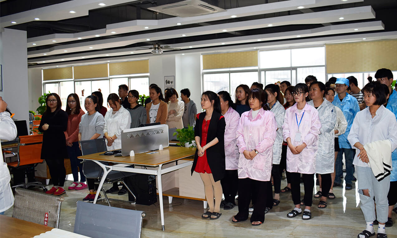 mondo_our-team-5 This is a scene of all Mondo employees during the morning meeting. A day's plan starts with the morning.