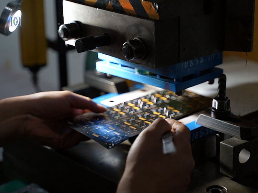 mondo_production-process-15 Flex PCB production process: Punching